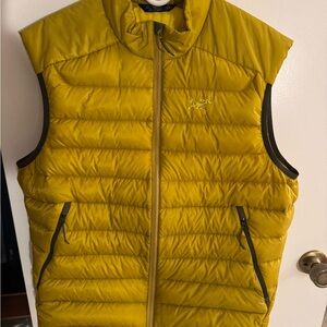 Arc'teryx Yellow / Mustard Cerium vest men’s large